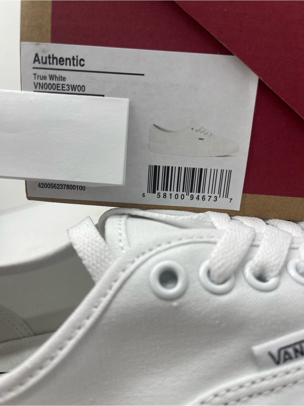 Vans WMNS Authentic True White
VN000EE3W00 Sneakers
Low-Top Canvas - Picture 15 of 16